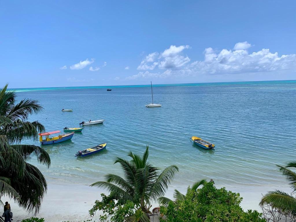 Diamond Plaza Hotel Grand Anse  Room photo